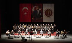 BİLECİK'TE TÜRK HALK MÜZİĞİ KONSERİ VERİLDİ