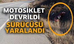 DEVRİLEN MOTOSİKLET SÜRÜCÜSÜ YARALANDI