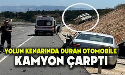 BİLECİK'TE KAMYON PARK HALİNDEKİ OTOMOBİLE ÇARPTI, 1 YARALI