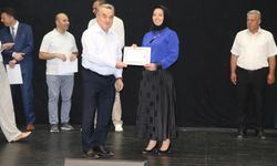 BOZÜYÜK'TE ÖĞRETMENLERE BAŞARI BELGESİ