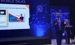 TÜRKİYE EĞİTİM TEKNOLOJİLERİ ZİRVESİ'NDE SUNUM YAPTI