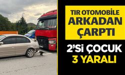 TIR OTOMOBİLE ARKADAN ÇARPTI, 2'İ ÇOCUK 3 KİŞİ YARALANDI