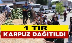 CUMAYERİ BELEDİYESİ 1 TIR KARPUZ DAĞITTI