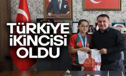 ZÜMRA AĞDAĞ'DAN TÜRKİYE İKİNCİSİ OLDU