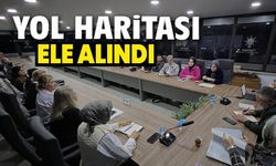 AK PARTİ İL YÖNETİMİ BİR ARAYA GELDİ