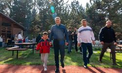 BİLECİK EMNİYETİ, ÇOCUKLARIN GÖNÜLLERİNE DOKUNDU