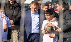 VALİ SÖZER, ÖZEL ÇOCUKLARLA OYUN OYNADI