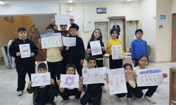 DÜNYA İNSAN HAKLARI GÜNÜ’NDE ÖĞRENCİLERDEN FARKINDALIK ETKİNLİĞİ