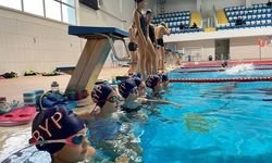 YÜZME HAVUZUNDA YOĞUN ANTRENMAN MESAİSİ