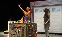 ÇOCUKLAR KUKLA GÖSTERİSİ VE TİYATROYLA EĞLENDİ