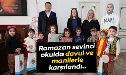 MİNİK ÖĞRENCİLER DAVUL VE MANİLERLE RAMAZAN AYI COŞKUSUNU YAŞATTI