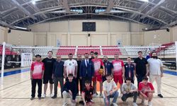 İL MÜDÜRÜ İLHAN ÇOCUKLARLA VOLEYBOL OYNADI