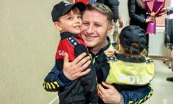 ANAOKULU ÖĞRENCİLERİNDEN POLİSLERE 181'İNCİ YIL SÜRPRİZİ