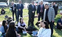 BAŞKAN YILDIRIM'DAN GENÇLERLE SAMİMİ BULUŞMA