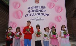 ÇOCUKLAR SANAT SOKAĞI'NI BU KEZ ANNELERİ İÇİN RENKLENDİRDİ