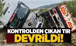 KONTROLDEN ÇIKAN TIR DEVRİLDİ