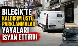 KALDIRIM ÜSTÜ PARKLANMALAR YAYALARI İSYAN ETTİRDİ