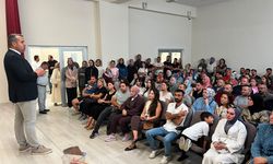 UYUM SÜRECİNDE SIRALARI BU KEZ ÖĞRENCİLER DEĞİL VELİLER DOLDURDU
