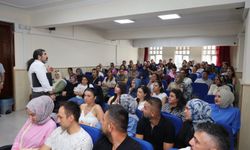 VELİLERE TÜRKİYE YÜZYILI MAARİF MODELİ EĞİTİMİ VERİLDİ