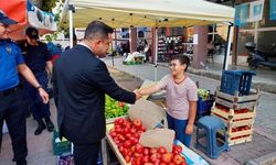 KAYMAKAM TİTİZ, MEYVE VE SEBZE TEZGÂHLARINI İNCELEDİ