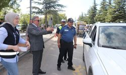 OKUL ÖNLERİNDE YAYA VE SÜRÜCÜLERE TRAFİK BİLGİLENDİRMESİ
