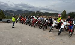 BİLECİK’TE MOTOSİKLET SÜRÜCÜLERİNE TRAFİK EĞİTİMİ