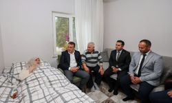 YAŞLI ÇİFTİN EVİNE KONUK OLDU