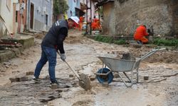İKİ NOKTADA PARKE TAŞI ÇALIŞMASI BAŞLADI