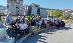 İLKOKUL ÖĞRENCİLERİNE UYGULAMALI TRAFİK EĞİTİMİ