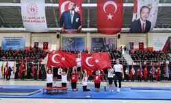 ANAOKULU ÖĞRENCİLERİN GÖSTERİSİ MEST ETTİ