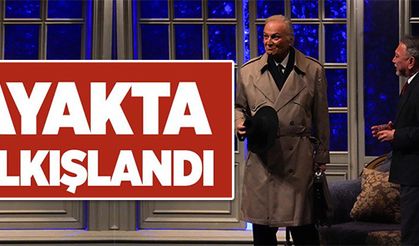 'ON KİŞİYDİLER' TİYATRO OYUNU AYAKTA ALKIŞLANDI
