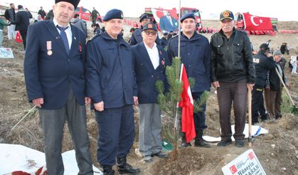ŞEHİTLER ORMANI İÇİN BİN YÜZ 11 ADET FİDAN DİKİLDİ