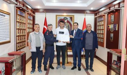 BİLECİK'İN KAHRAMAN GAZİLERE BAŞARI BELGESİ TAKDİM EDİLDİ