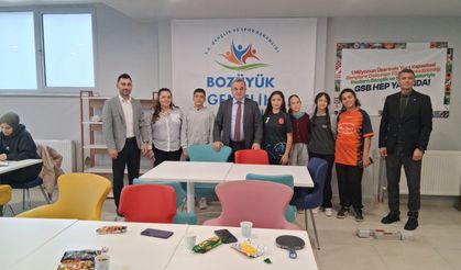 KAYMAKAM ÖZTÜRK BOZÜYÜK GENÇLİK VE SPOR MERKEZİ'NDE ÖĞRENCİLERLE BULUŞTU
