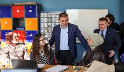 VALİ SÖZER GENÇLİK MERKEZİ'NDEKİ FAALİYETLERİ YERİNDE İNCELEDİ