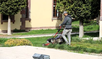 ÇİM BİÇME ÇALIŞMALARI BAŞLADI