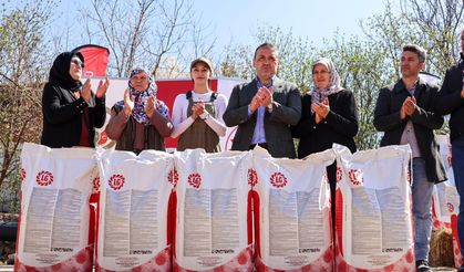 ‘YAĞLIK AYÇİÇEĞİ TOHUMU DAĞITIM PROGRAMI' GERÇEKLEŞTİRİLDİ