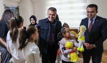 VALİ SÖZER ÇOCUKLARLA BİR ARAYA GELDİ
