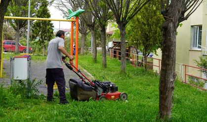 PARK VE BAHÇELER MÜDÜRLÜĞÜNDEN YAZA HAZIRLIK ÇALIŞMALARI