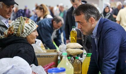 PAZAR ESNAFI VE VATANDAŞLARLA BİR ARAYA GELDİ