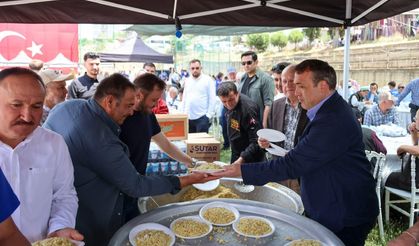 VALİ SÖZER HIDIRELLEZ ŞENLİKLERİNDE VATANDAŞLARLA BULUŞTU