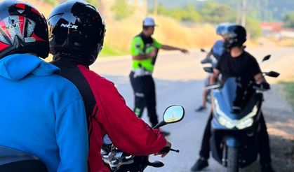 JANDARMADAN MOTOSİKLET SÜRÜCÜLERİNE GÜVENLİ SÜRÜŞ EĞİTİMİ