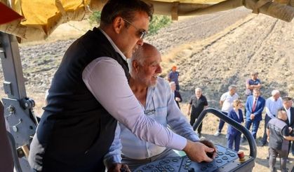 40 KİLOMETRELİK SICAK ASFALT ÇALIŞMASI TAMAMLANDI