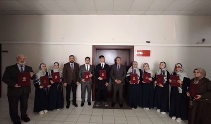 10 ÖĞRENCİ HAFIZLIK EĞİTİMİNİ TAMAMLADI