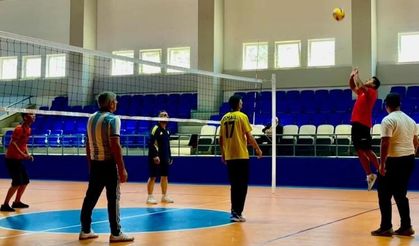 BİLECİK'TE KURUMLAR VOLEYBOL MAÇINDA BULUŞTU