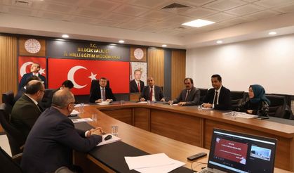 ÖĞRENCİ BAŞARISINI ARTIRMAK İÇİN EĞİTİM ÇALIŞMALARI MASAYA YATIRILDI