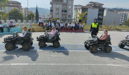 23 ÖĞRENCİYE UYGULAMALI TRAFİK EĞİTİMİ