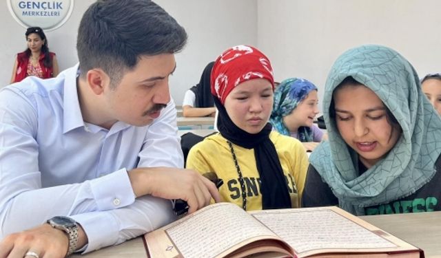 KAYMAKAM KAHRAMAN'DAN KUR'AN KURSUNA ZİYARET