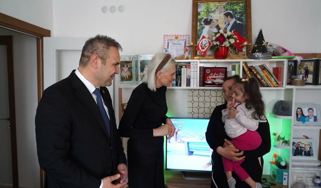 BAŞKANLAR AYDEM BEBEĞİ ZİYARET ETTİ