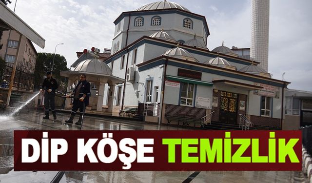 CAMİ BAHÇELERİ VE DURAKLAR YIKANARAK TEMİZLENDİ